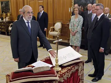 Fernando Valdés, magistrado del Tribunal Constitucional Fernando Valdés, magistrado del Tribunal Constitucional