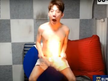 El youtuber coreano Shin Tae Il se prende fuego a los genitales en directo tras perder un reto