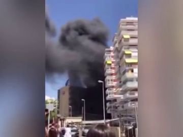 2 heridos y 260 personas desalojadas por el incendio de un hotel en Benicássim, Castellón
