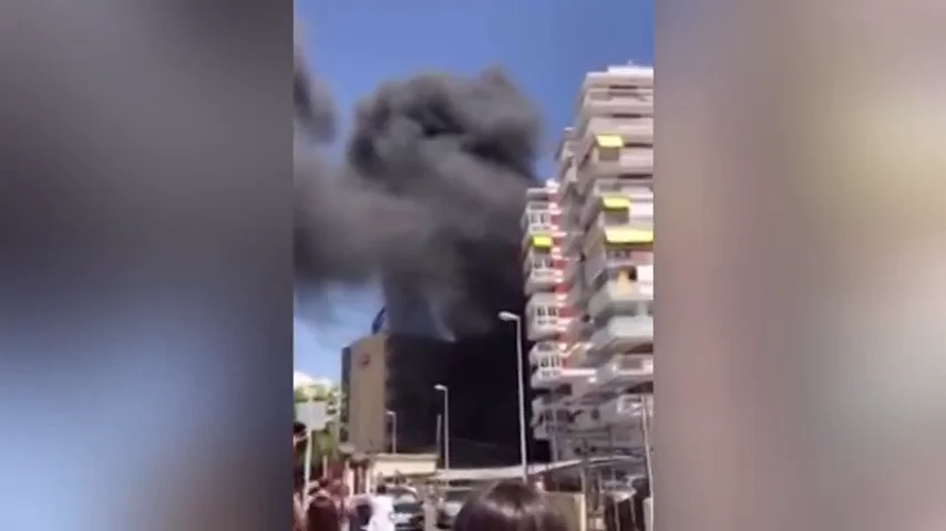 2 heridos y 260 personas desalojadas por el incendio de un hotel en Benic&aacute;ssim, Castell&oacute;n