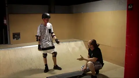 Los miedos se apoderan de Adrián cuando se sube a un skate después de mucho tiempo Mejores momentos | Programa 5