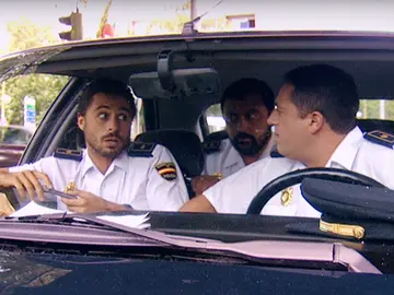 “Ésta es mi familia. No es mi familia de verdad pero como si lo fuera”: Así comenzó todo en ‘Los hombres de Paco’ “Ésta es mi familia. No es mi familia de verdad pero como si lo fuera”: Así comenzó todo en ‘Los hombres de Paco’