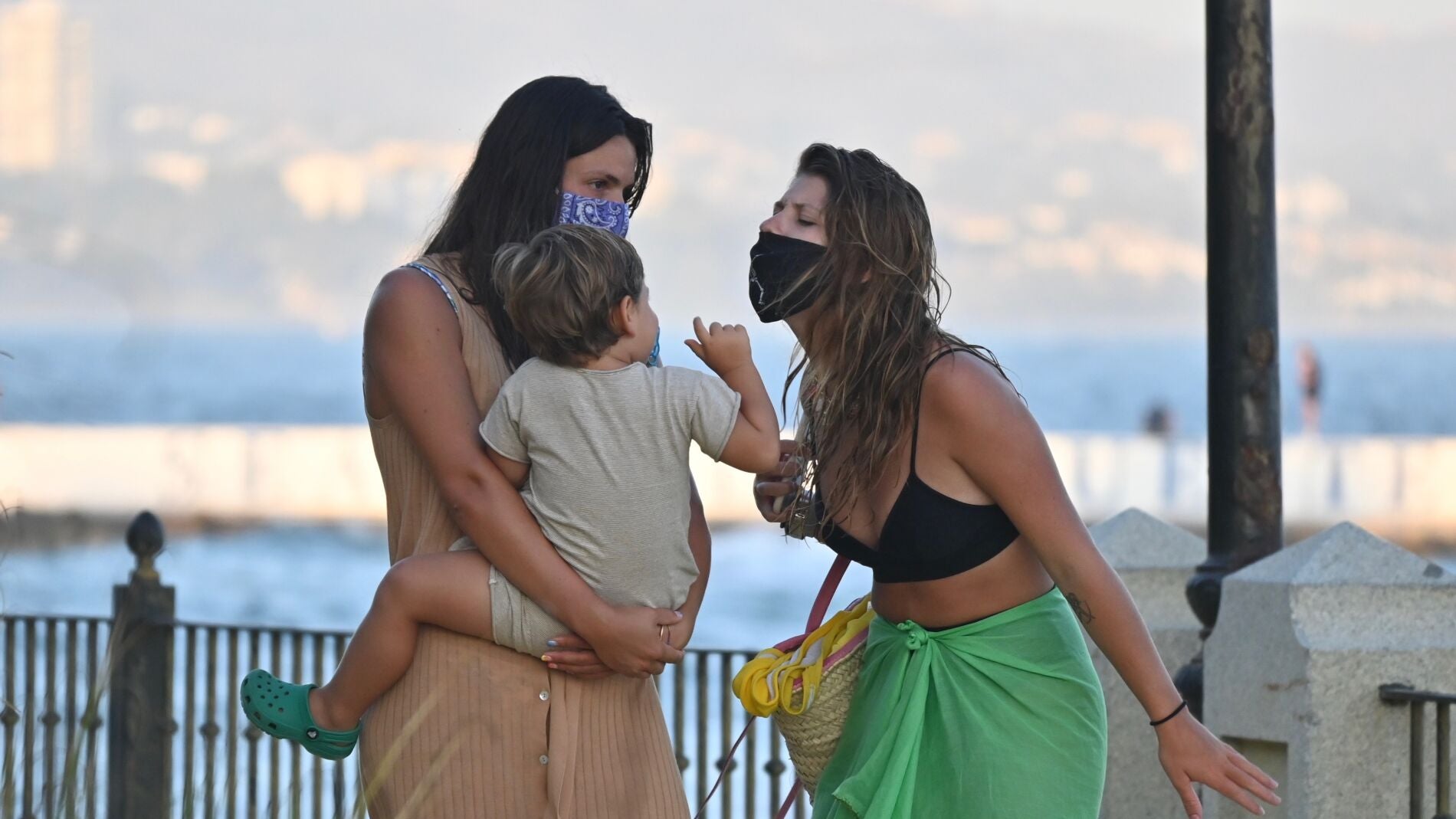 Anita y Laura Matamoros con su hijo Matías