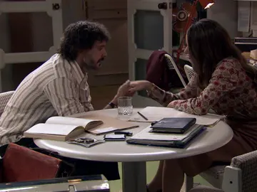El recuerdo de Julia: El principal obstáculo de Guillermo para dar rienda suelta a su noviazgo con Lourdes El recuerdo de Julia: El principal obstáculo de Guillermo para dar rienda suelta a su noviazgo con Lourdes