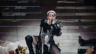 La icónica cantante publicó la escena de ´La Veneno´con su canción ´Vogue´ de fondo Madonna, 62 años de éxitos: Las canciones que la convirtieron en un icono