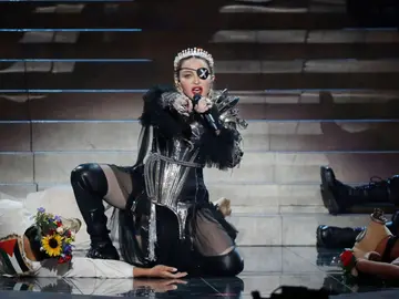 La icónica cantante publicó la escena de ´La Veneno´con su canción ´Vogue´ de fondo La icónica cantante publicó la escena de ´La Veneno´con su canción ´Vogue´ de fondo