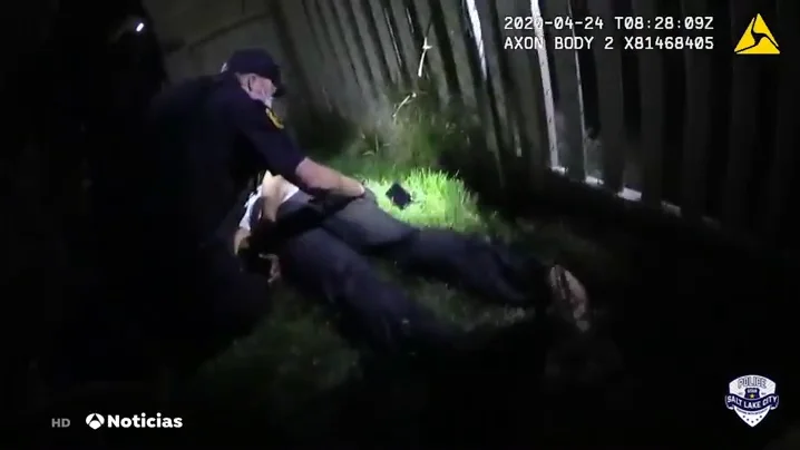 Utah suspende el uso de perros policía tras el ataque a un hombre negro ordenado por un agente Utah suspende el uso de perros policía tras el ataque a un hombre negro ordenado por un agente