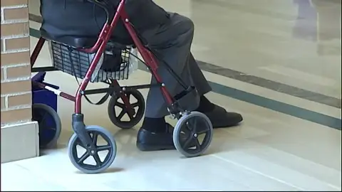 Suben las muertes por coronavirus en las residencias de mayores, según datos del Imserso RESIDENCIAS