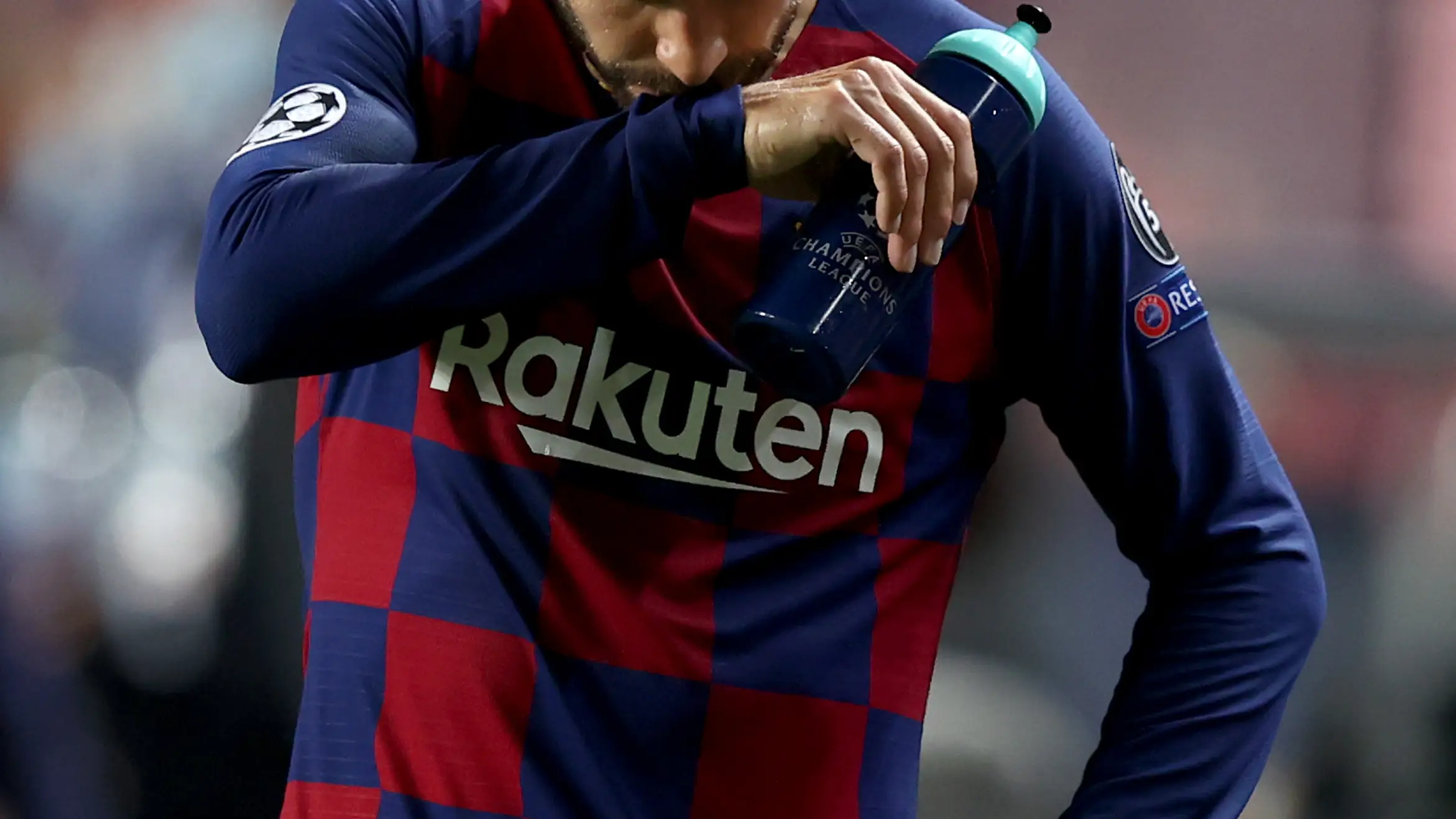La rajada de Piqué tras la goleada ante el Bayern: "Vergüenza es la palabra, hemos tocado fondo, me ofrezco para irme" La rajada de Piqué tras la goleada ante el Bayern: "Vergüenza es la palabra, hemos tocado fondo, me ofrezco para irme"