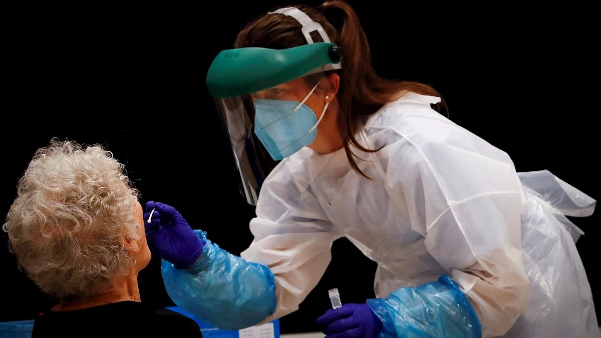 A3 Noticias Fin de Semana (15-08-20) Madrid hará test PCR a los vecinos de las zonas con más presencia de coronavirus A3 Noticias Fin de Semana (15-08-20) Madrid hará test PCR a los vecinos de las zonas con más presencia de coronavirus