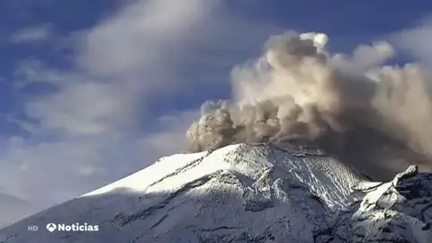 La erupción del volcán Popocatépetl pone en jaque a México, que recomienda alejarse de la zona La erupción del volcán Popocatépetl pone en jaque a México, que recomienda alejarse de la zona