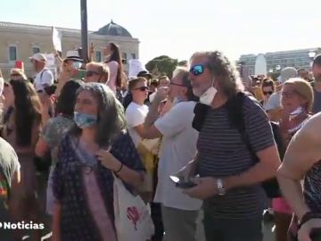 Varios cientos de personas se concentran en Colón contra el uso de mascarilla: "'El miedo baja las defensas, tú eliges"