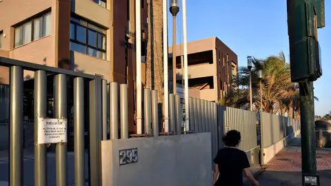 69 casos de coronavirus y dos fallecidos en una residencia de ancianos en El Zapillo (Almería) 69 casos de coronavirus y dos fallecidos en una residencia de ancianos en El Zapillo (Almería)