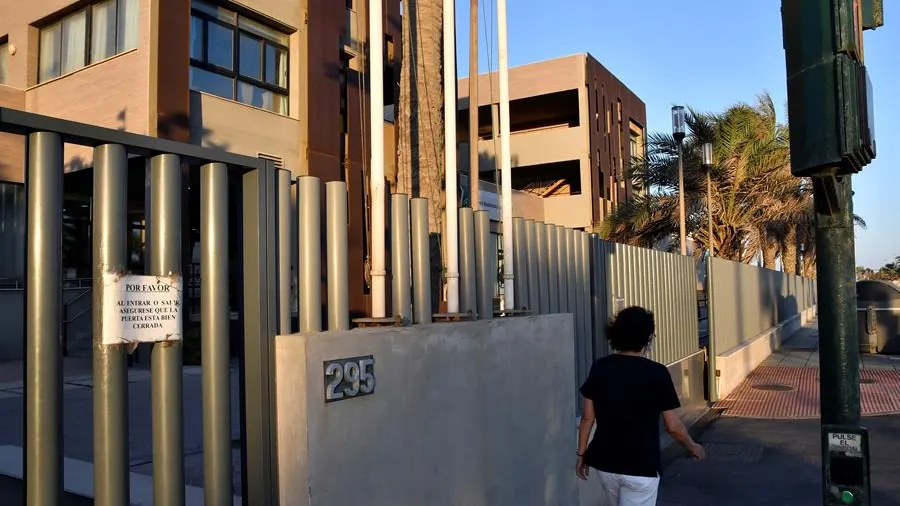 69 casos de coronavirus y dos fallecidos en una residencia de ancianos en El Zapillo (Almería) 69 casos de coronavirus y dos fallecidos en una residencia de ancianos en El Zapillo (Almería)