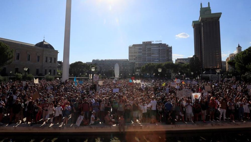  Vista de los asistentes a la manifestación que se ha celebrado esta tarde en la Plaza de Colón de Madrid.