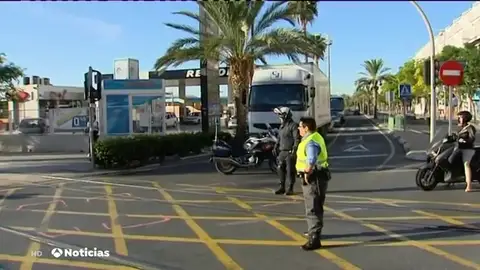 Un joven de 19 años apuñala en el pecho a su novia en San Vicente del Raspeig, en Alicante Un joven de 19 años apuñala en el pecho a su novia en San Vicente del Raspeig, en Alicante