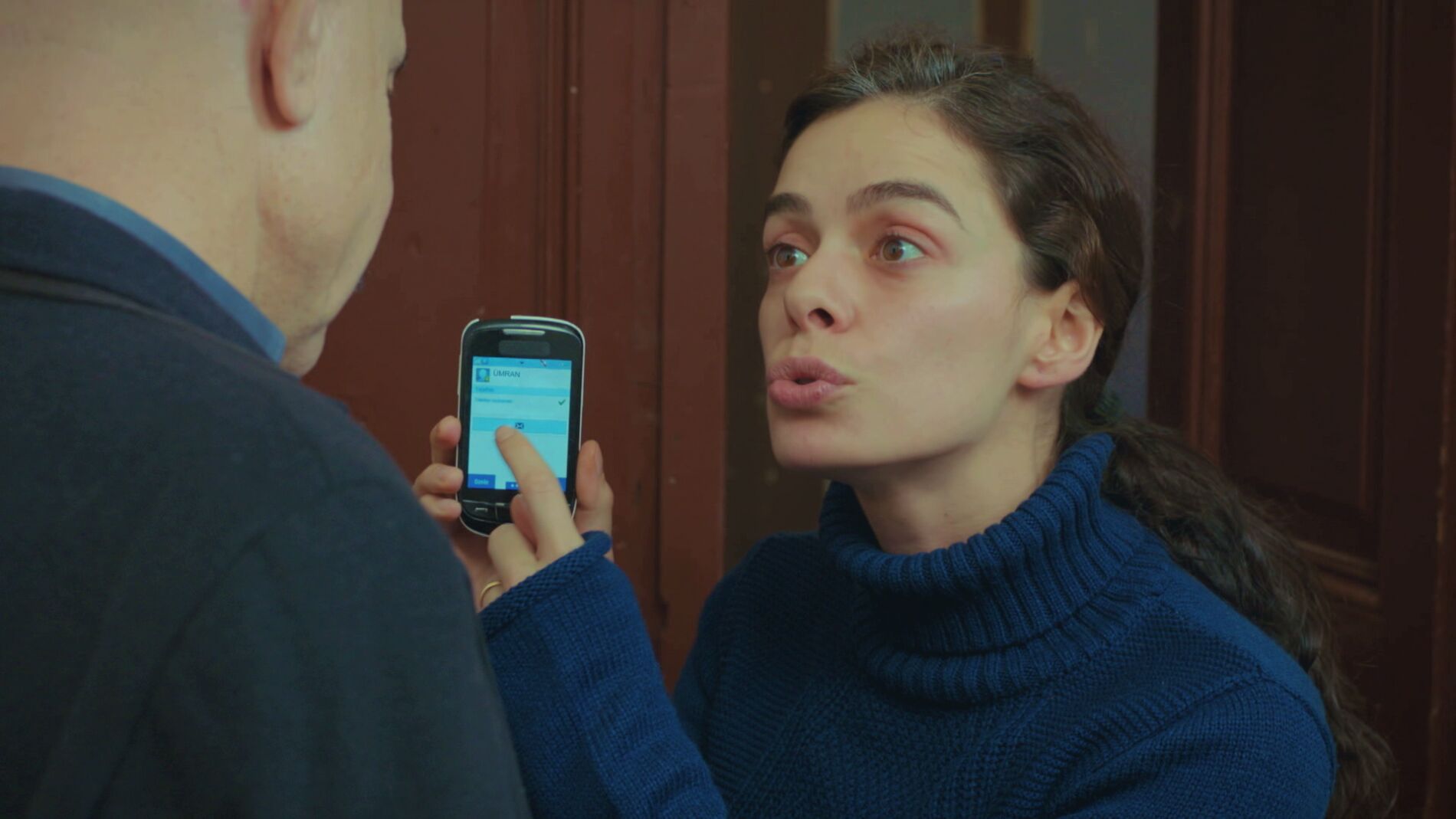 Bahar planta cara al más temido Hikmet, el proxeneta de Ceyda