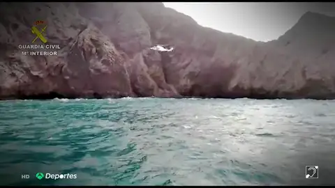 El paddle surf se complicó y pasaron la noche en una cueva El paddle surf se complicó y pasaron la noche en una cueva