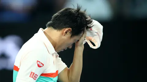 Kei Nishikori se lamenta tras perder un partido Kei Nishikori se lamenta tras perder un partido