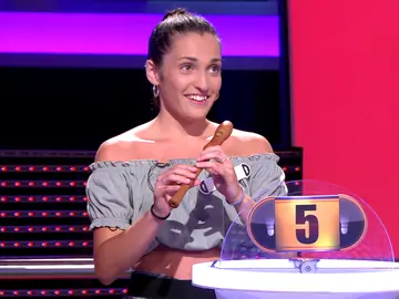 La maravillosa habilidad ‘friki’ de Clau con una flauta: toca por la nariz una sevillana en ‘¡Ahora caigo La maravillosa habilidad ‘friki’ de Clau con una flauta: toca por la nariz una sevillana en ‘¡Ahora caigo