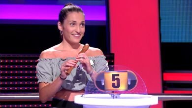 La maravillosa habilidad ‘friki’ de Clau con una flauta: toca por la nariz una sevillana en ‘¡Ahora caigo!’