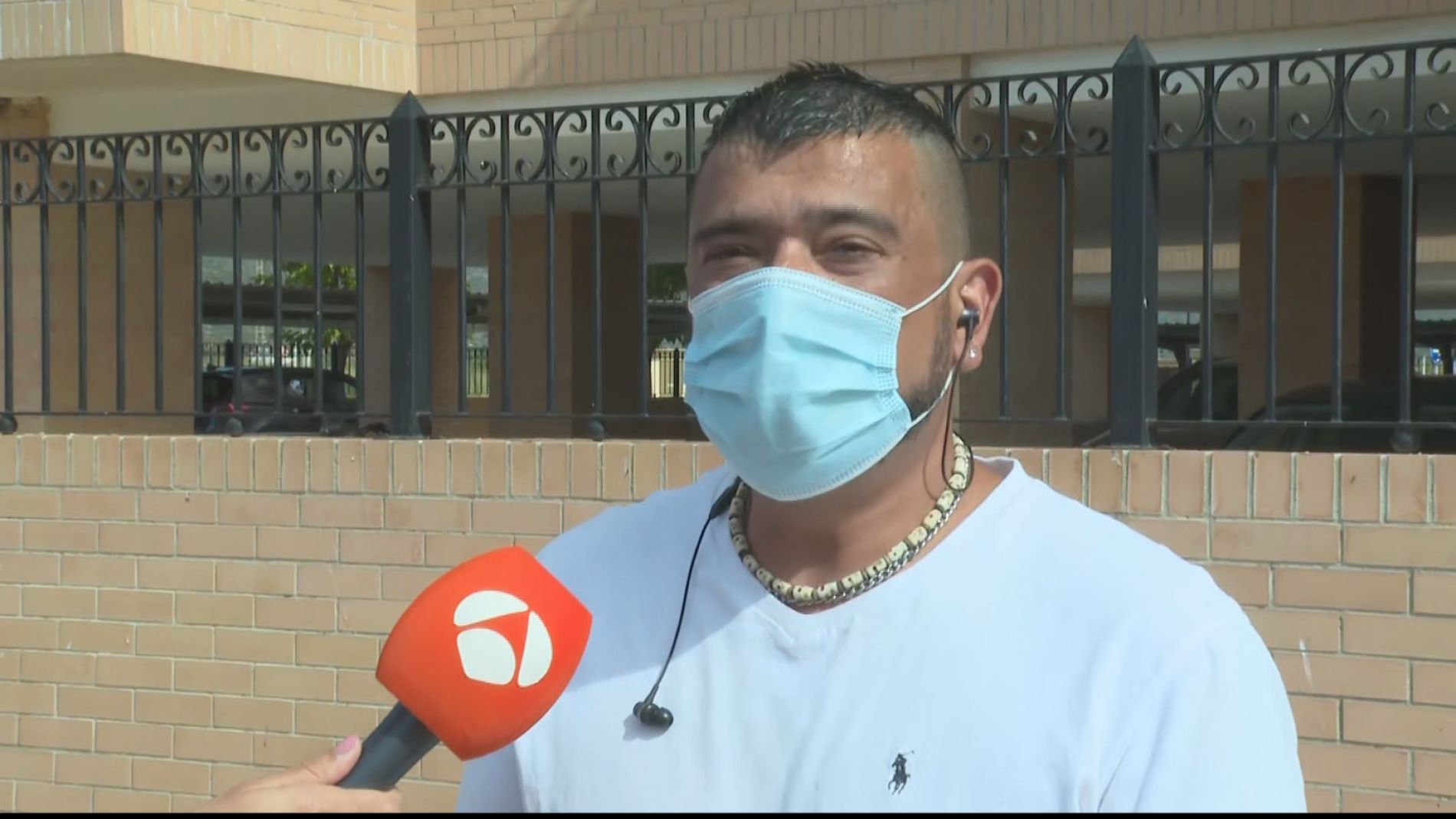 El padre de una amiga de la ni&ntilde;a v&iacute;ctima del parricida en Cabanes: "&Eacute;l era totalmente normal, pero &uacute;ltimamente estaba m&aacute;s serio"