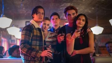'Riverdale': Cole Sprouse, Lili Reinhart, KJ Apa, Camila Mendes y Casey Cott