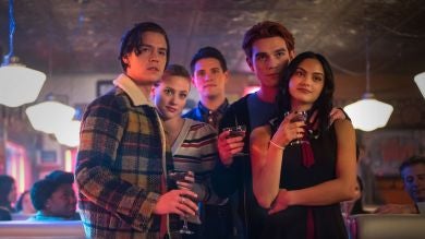 La estrella de 'Riverdale' que ha anunciado que se casa cuando nadie lo esperaba 