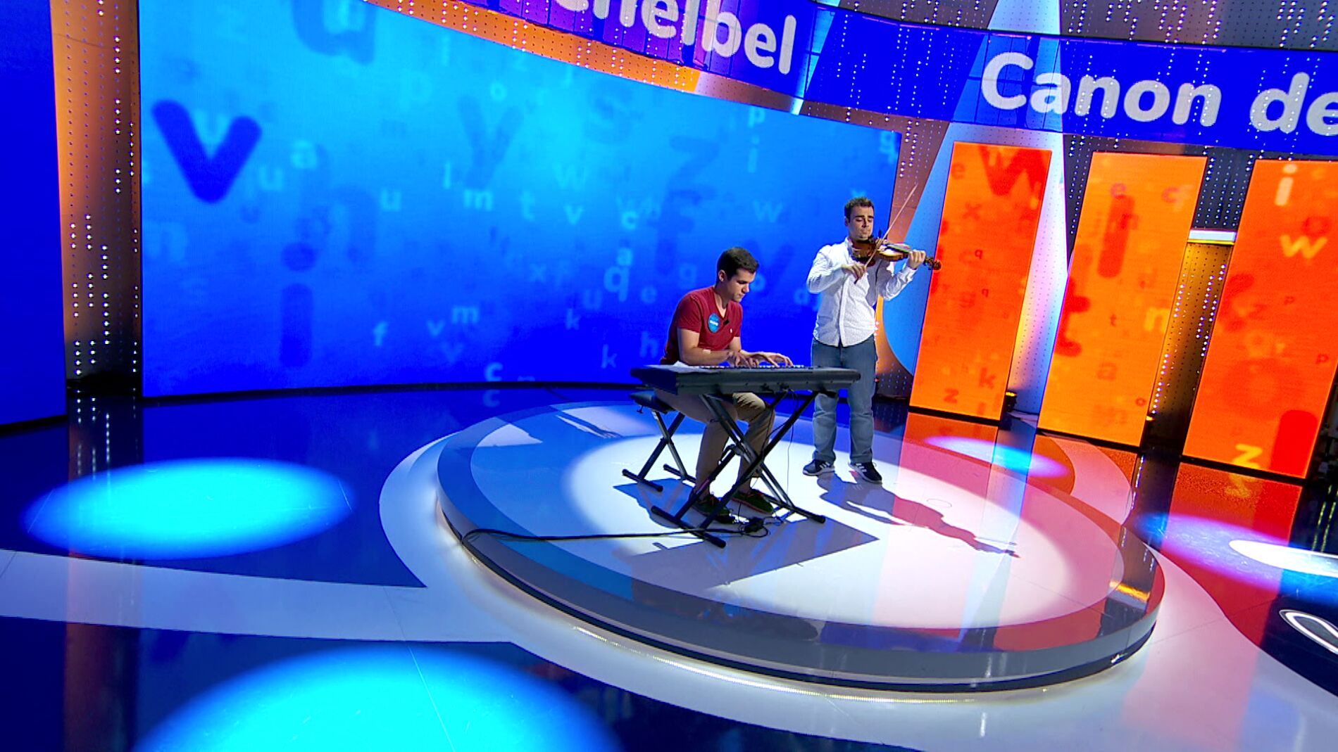 ¡Alucinante! Nacho y Pablo, al piano y al violín, interpretan el ‘Canon de Pachelbel’