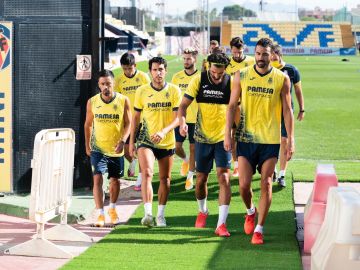 Los jugadores del Villarreal tras un entrenamiento