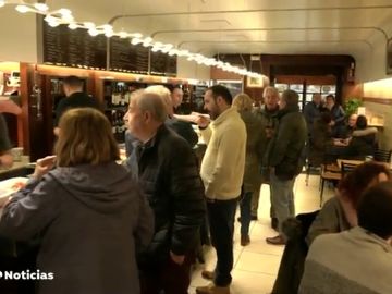 País Vasco prohíbe comer de pie en la barra de los bares para evitar contagios de coronavirus