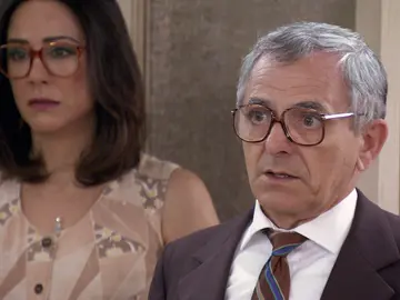 La dolorosa visita de Armando al despacho que pone a Lourdes en un compromiso La dolorosa visita de Armando al despacho que pone a Lourdes en un compromiso