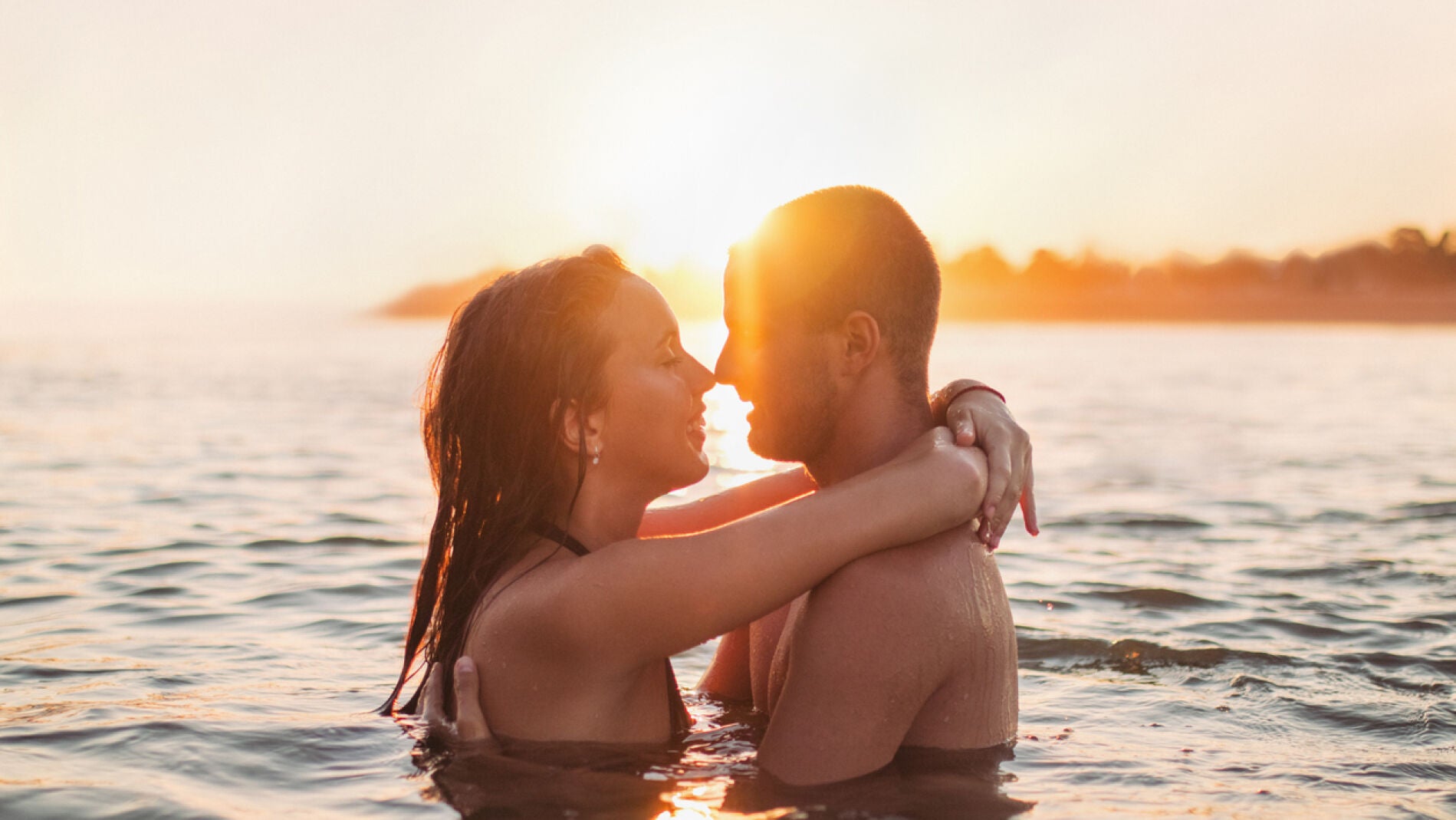 Pareja en el agua