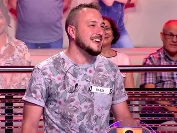 ¡Piel de gallina! Bassi enamora con ‘Estoy hecho de pedacitos de ti’ de Antonio Orozco ¡Piel de gallina! Bassi enamora con ‘Estoy hecho de pedacitos de ti’ de Antonio Orozco