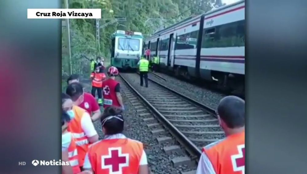 Los pasajeros de un tren de cercanías se queden parados a más de 35 grados antes de llegar a la estación de Arrigorriaga