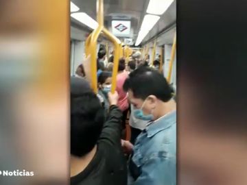 Los usuarios de Metro de Madrid piden mayor afluencia de trenes para evitar contagios de coronavirus 