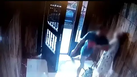 Una anciana es atracada y robada en Valencia Una anciana es atracada y robada en Valencia