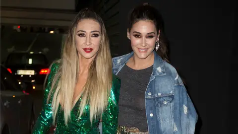 Vicky Martín Berrocal y su hermana Rocío Vicky Martín Berrocal y su hermana Rocío