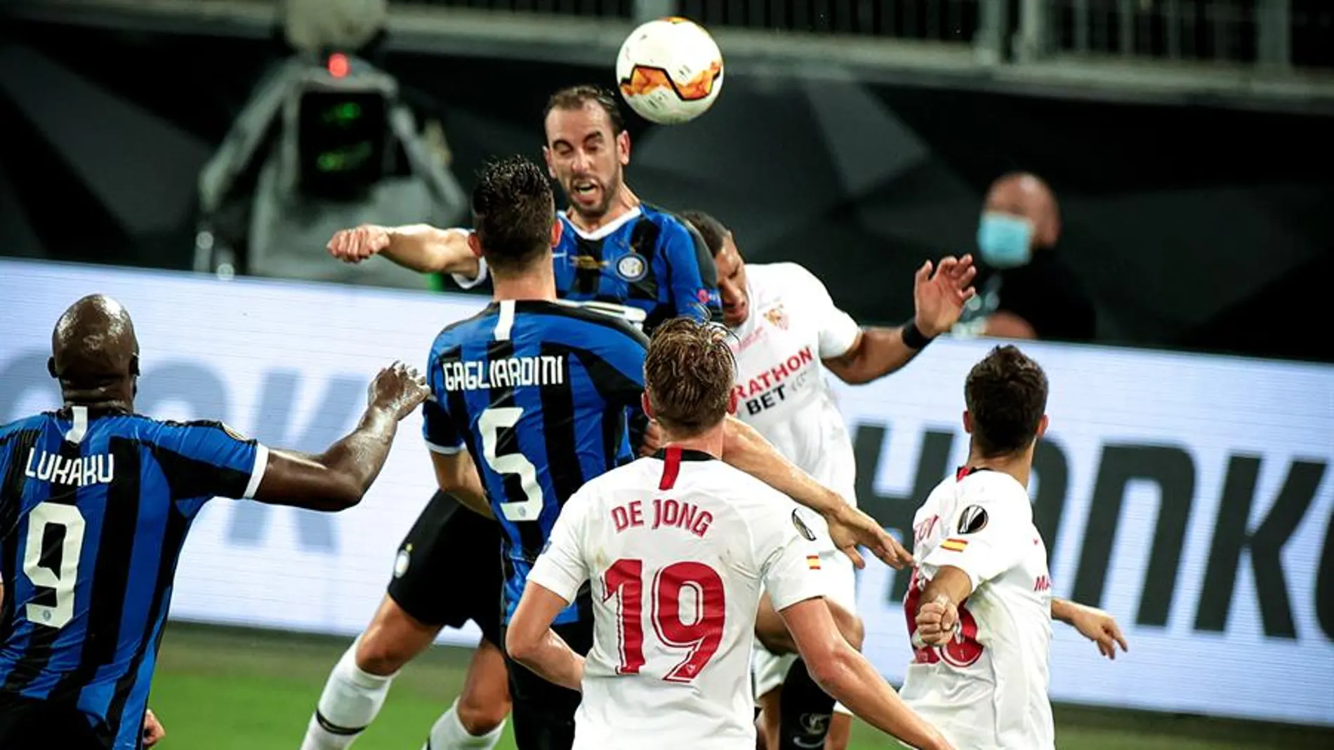 El Sevilla conquista su sexta Europa League tras vencer al Inter por 3-2 El Sevilla conquista su sexta Europa League tras vencer al Inter por 3-2