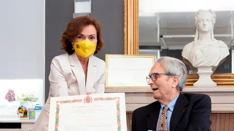 La vicepresidenta primera, Carmen Calvo, y el cordobés Juan Romero La vicepresidenta primera, Carmen Calvo, y el cordobés Juan Romero