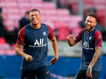 Mbappé bromea con Neymar