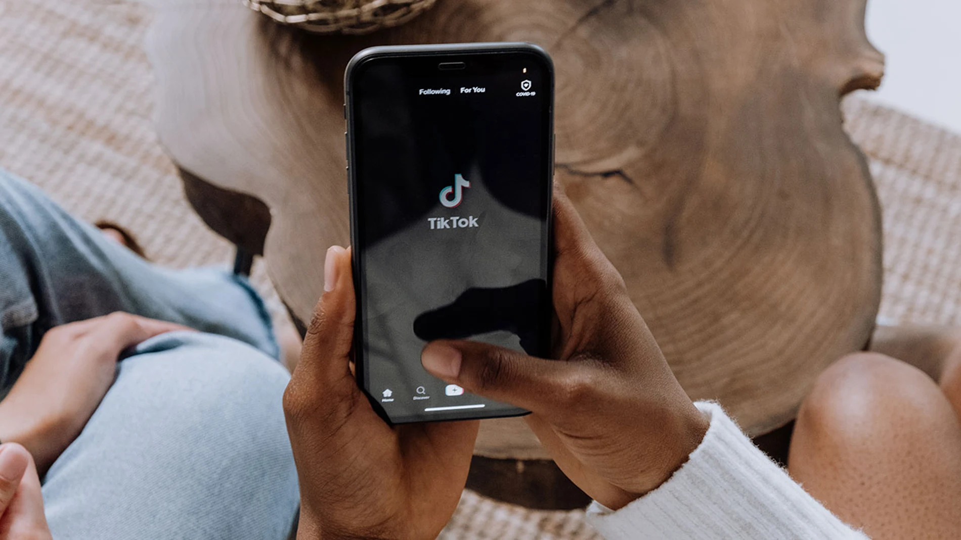 TikTok en un smartphone TikTok en un smartphone