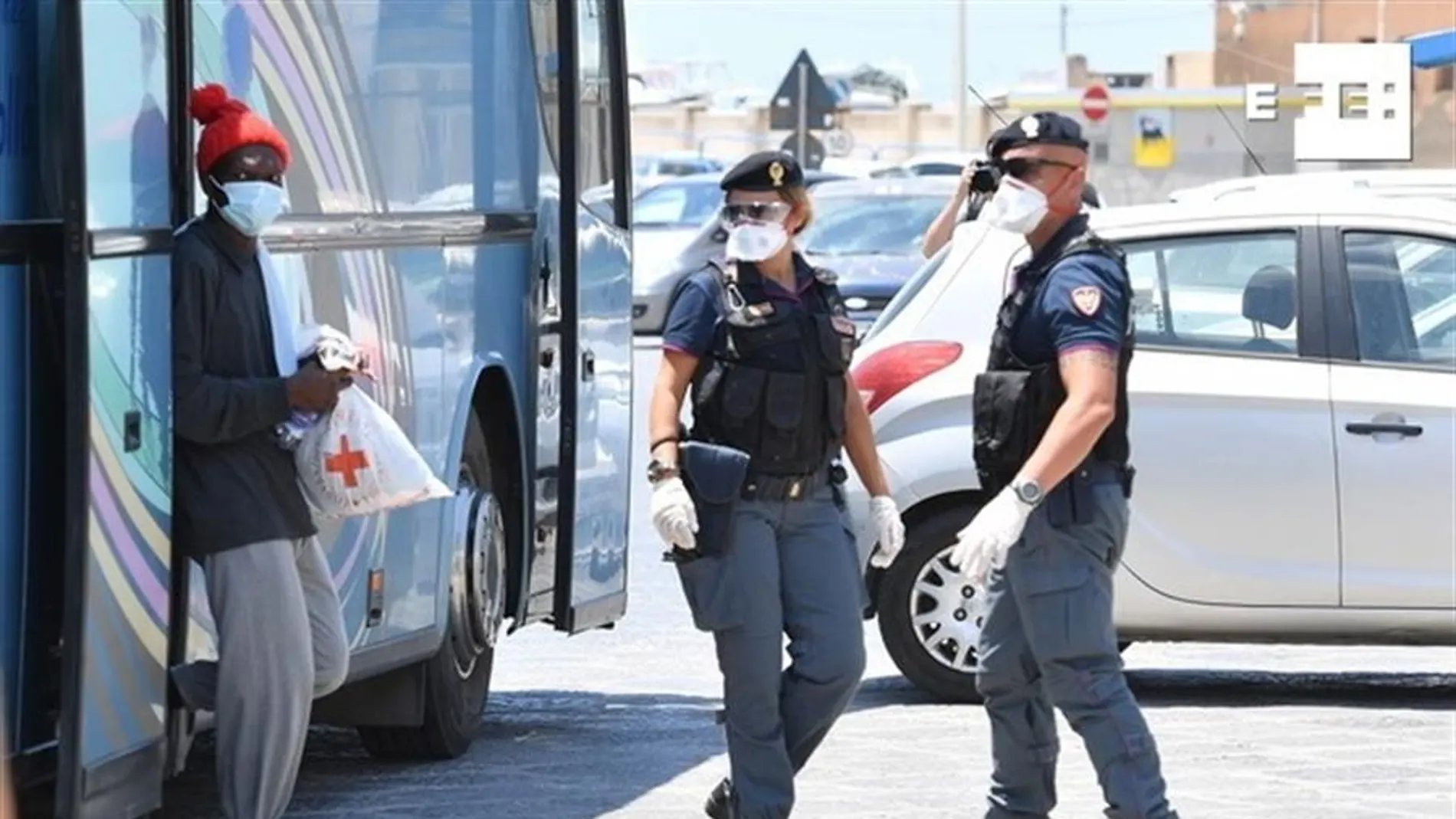 Sicilia ordena la salida inmediata de los inmigrantes ilegales de la isla Sicilia ordena la salida inmediata de los inmigrantes ilegales de la isla