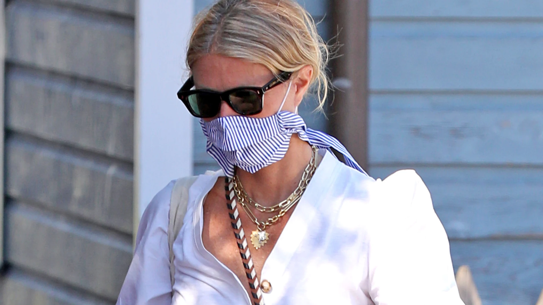 Gwyneth Paltrow luciendo un look de lo más casual Gwyneth Paltrow luciendo un look de lo más casual