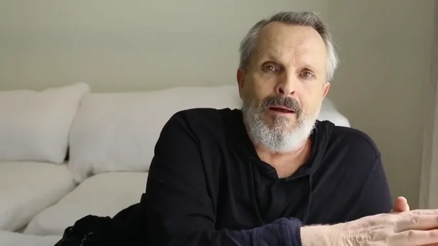 Miguel Bosé, sobre una futura vacuna frente al coronavirus: "Si es obligatoria, comienzo a sospechar y creo que hay algo dictatorial detrás" Miguel Bosé, sobre una futura vacuna frente al coronavirus: "Si es obligatoria, comienzo a sospechar y creo que hay algo dictatorial detrás"