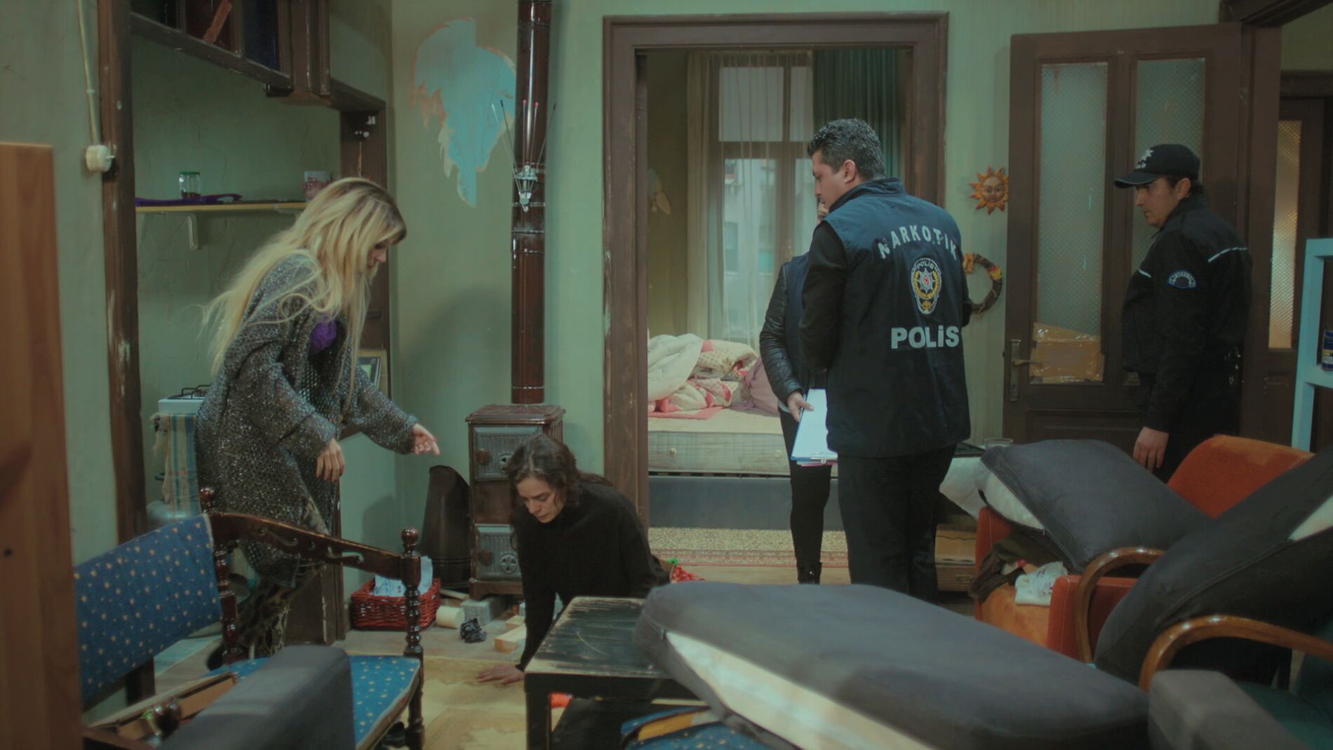 Bahar, víctima de la trampa de Bersan: la Policía registra su casa en busca de drogas