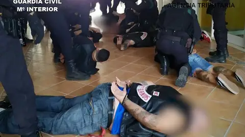 Desarticulada la banda 'Los Ángeles del Infierno', un grupo motero dedicado al tráfico de drogas y a la extorsión Desarticulada la banda 'Los Ángeles del Infierno', un grupo motero dedicado al tráfico de drogas y a la extorsión