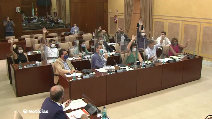 El Parlamento andaluz rechaza el decreto de medidas urgentes contra el coronavirus del Gobierno autonómico. El Parlamento andaluz rechaza el decreto de medidas urgentes contra el coronavirus del Gobierno autonómico.