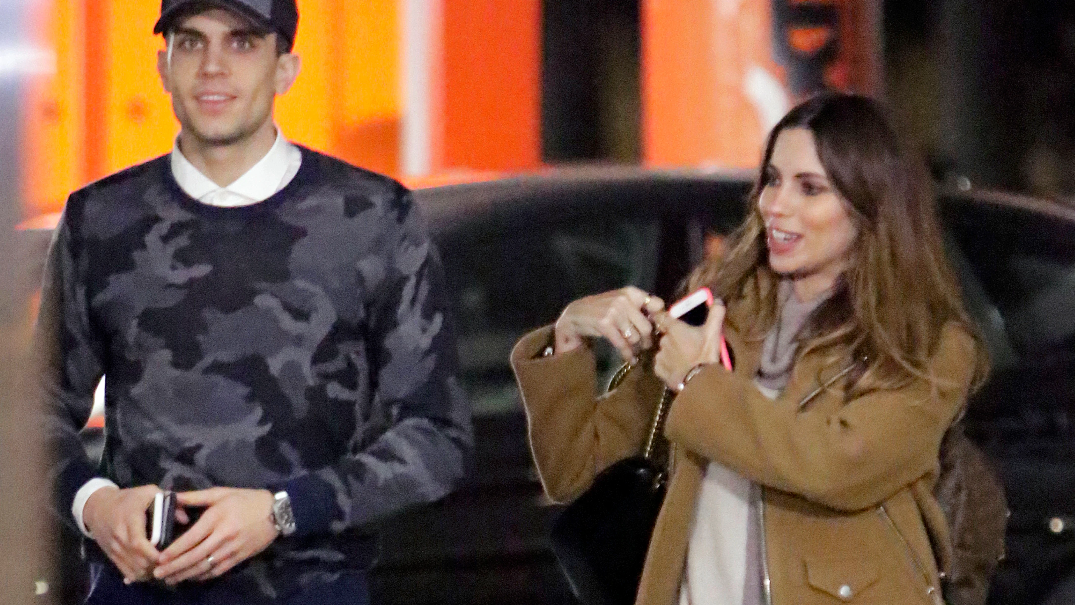 Melissa Jiménez y Marc Bartra