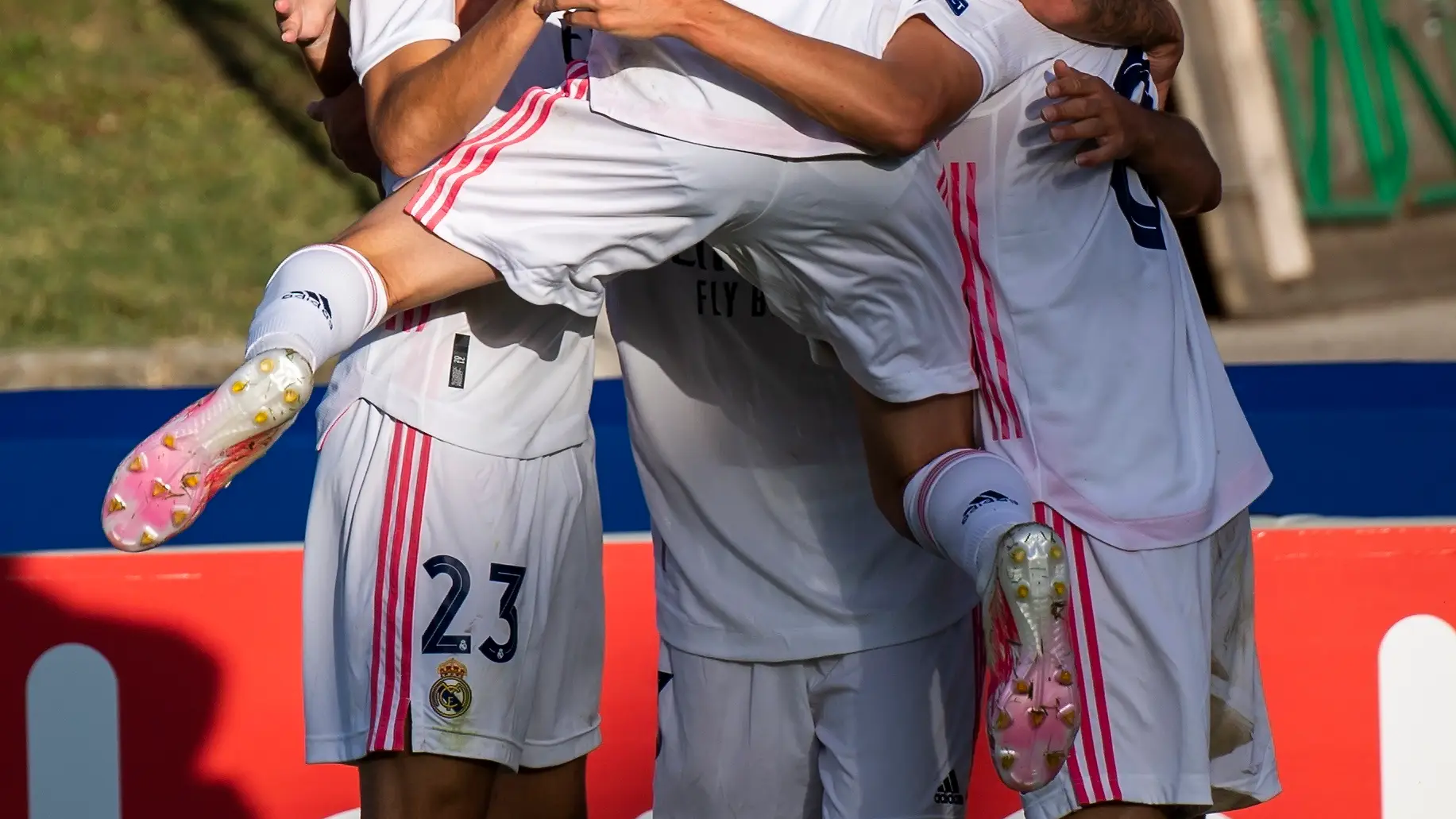 El Real Madrid de Raúl González gana la primera Youth League de su historia El Real Madrid de Raúl González gana la primera Youth League de su historia
